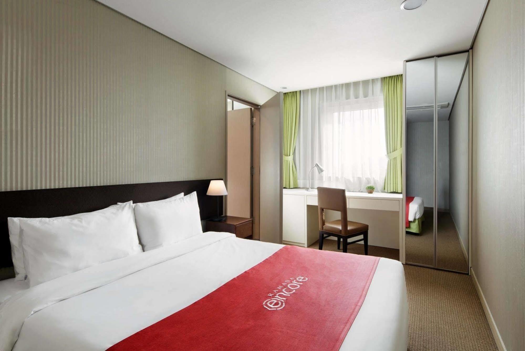 Ramada Encore By Wyndham Seoul Dongdaemun Екстер'єр фото